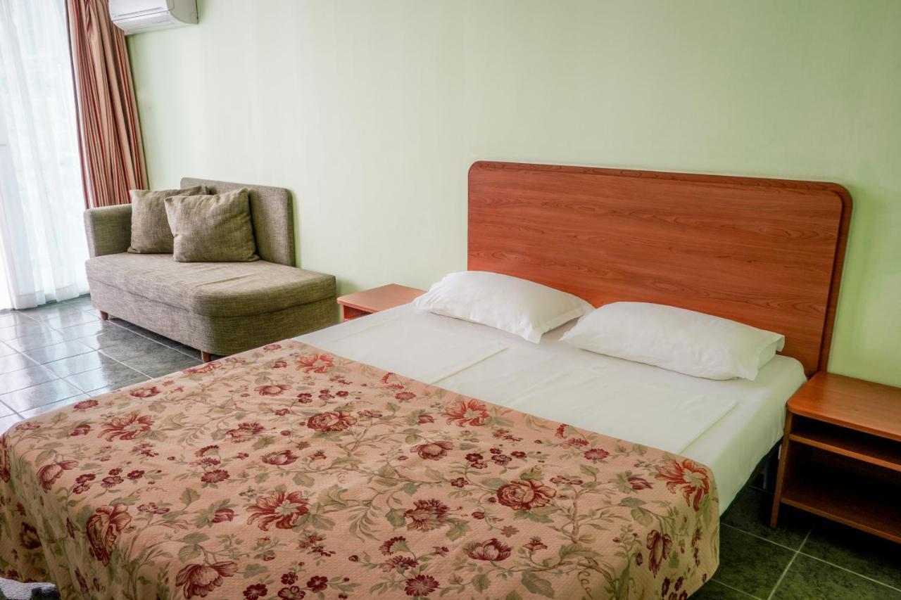Hotel Malibu 阿尔贝纳 外观 照片