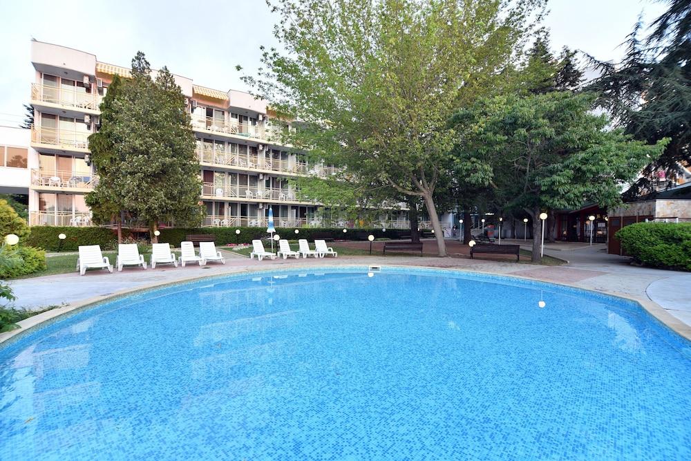 Hotel Malibu 阿尔贝纳 外观 照片